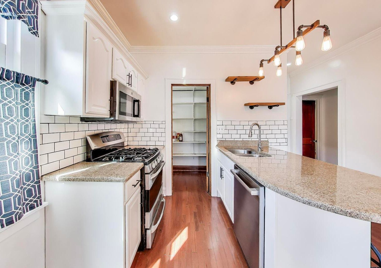 2811 Wisconsin Ave Berwyn, IL 60402 - Thumbnail 4