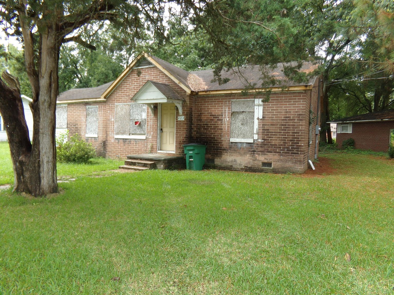 409 Munnerlyn St Bishopville, SC 29010 - Thumbnail 4