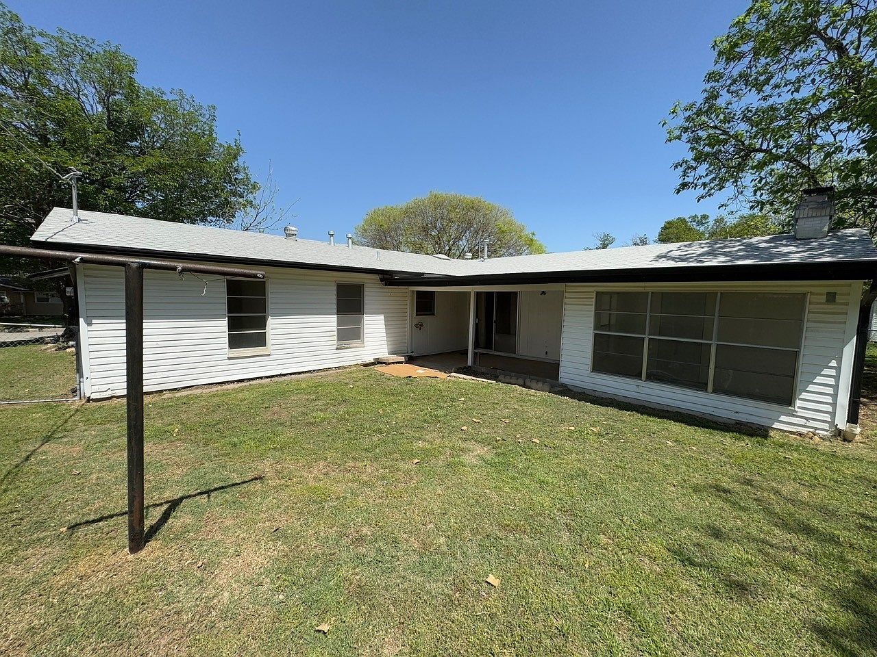 3560 Regal Rd Fort Worth, TX 76111 - Thumbnail 4