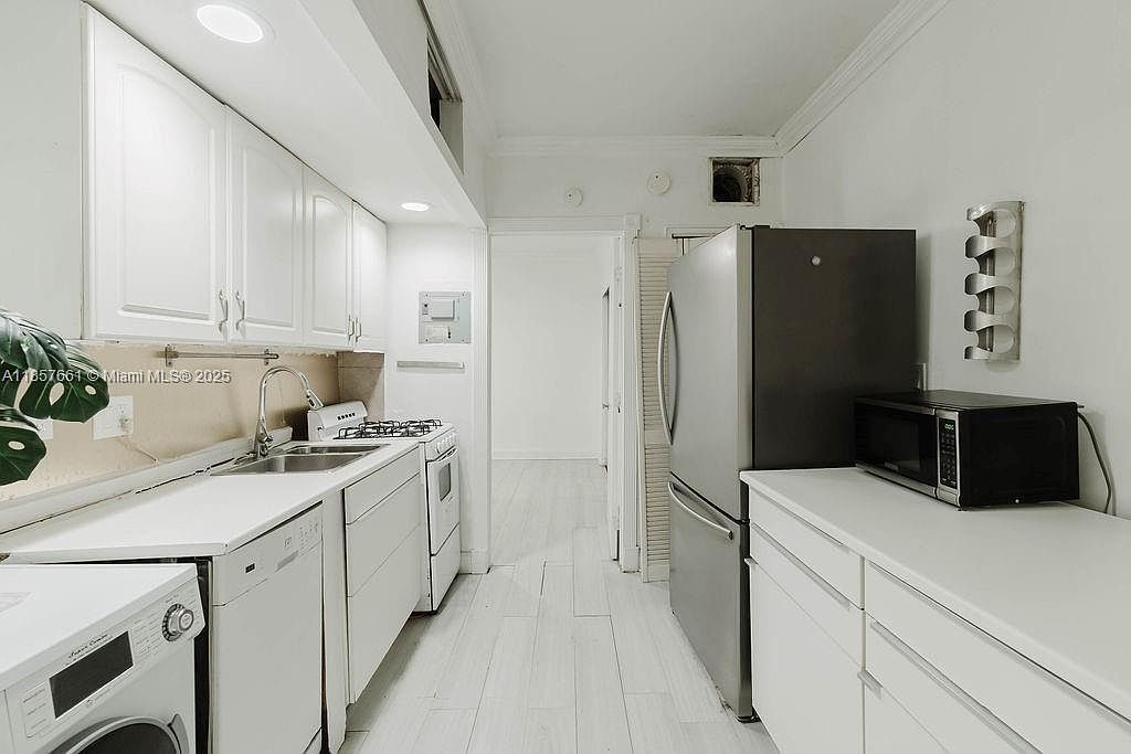 1555 Pennsylvania Ave APT 108 Miami Beach, FL 33139 - Thumbnail 4