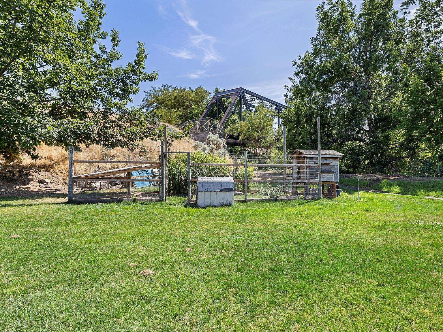 38906 N Demoss Rd Benton City, WA 99320 - Thumbnail 4