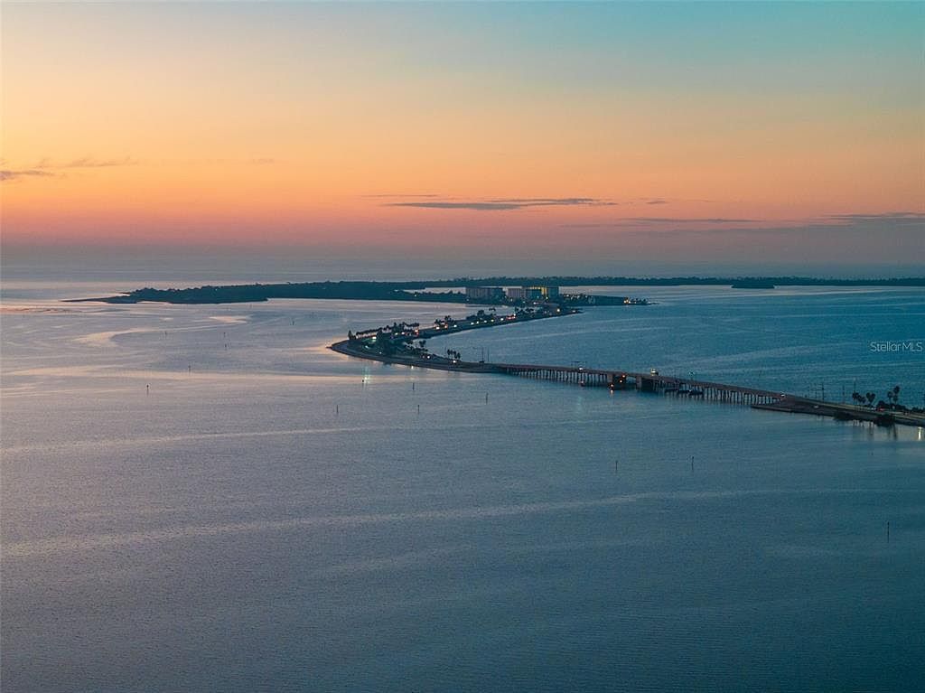 2288 Edythe Dr Dunedin, FL 34698 - Thumbnail 4