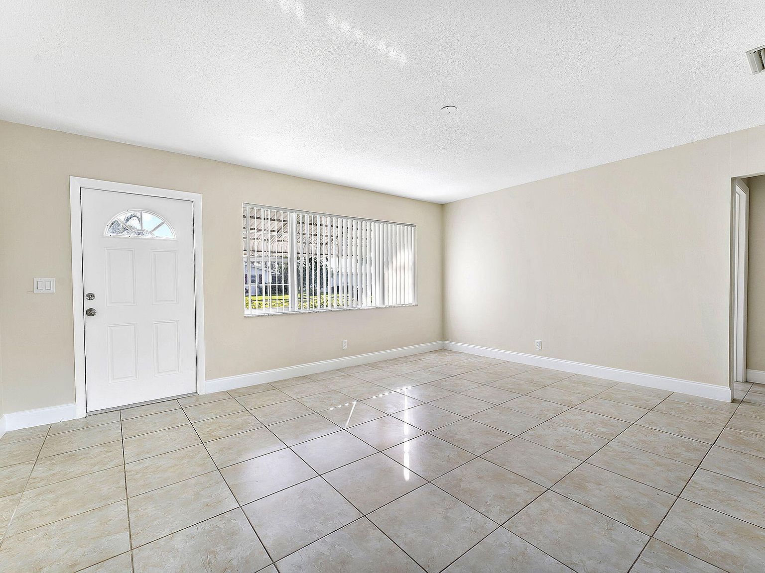 1904 SW Golf Ln Boynton Beach, FL 33426 - Thumbnail 4