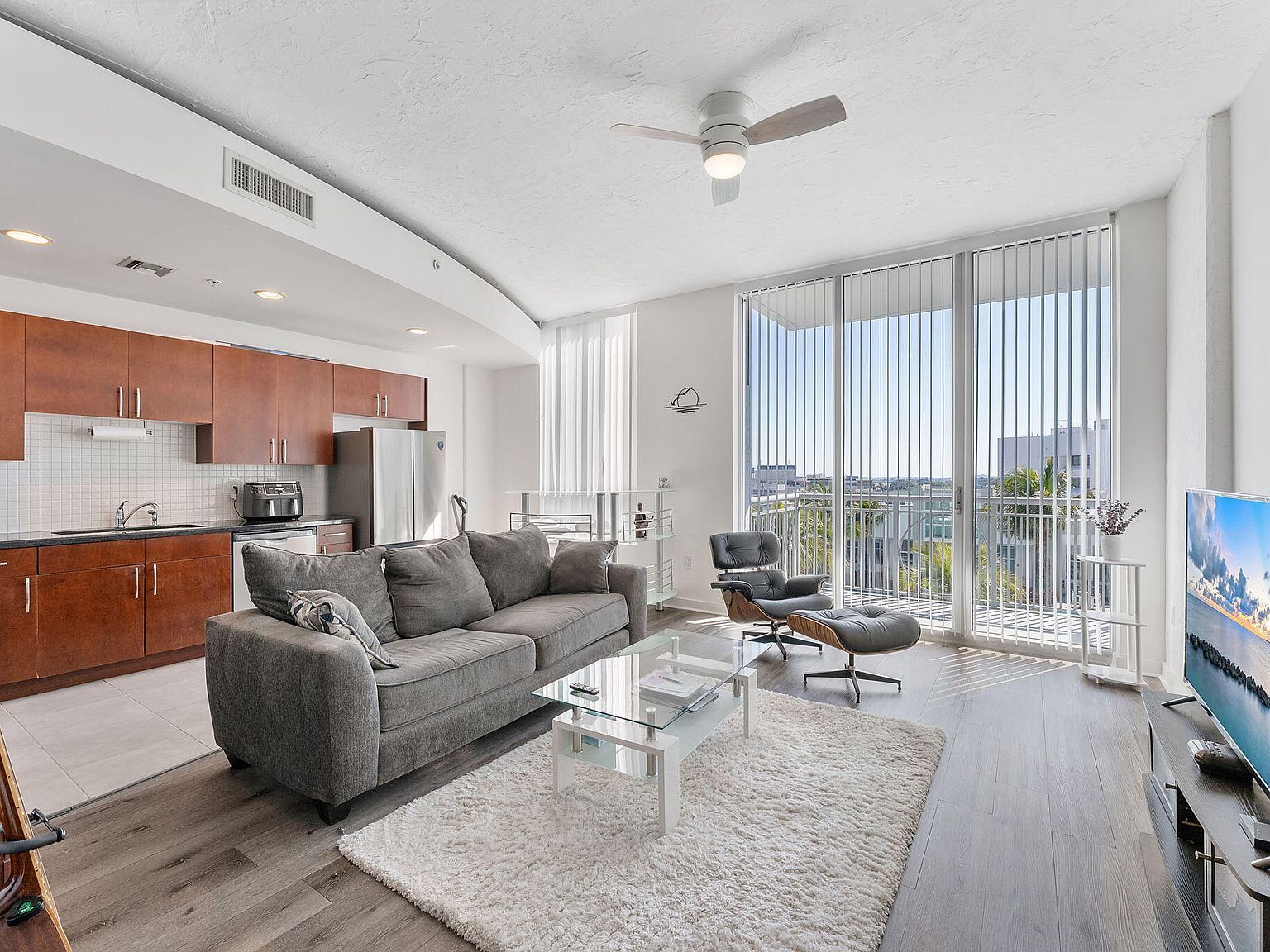 300 S Australian Ave Unit 916 West Palm Beach, FL 33401 - Thumbnail 4