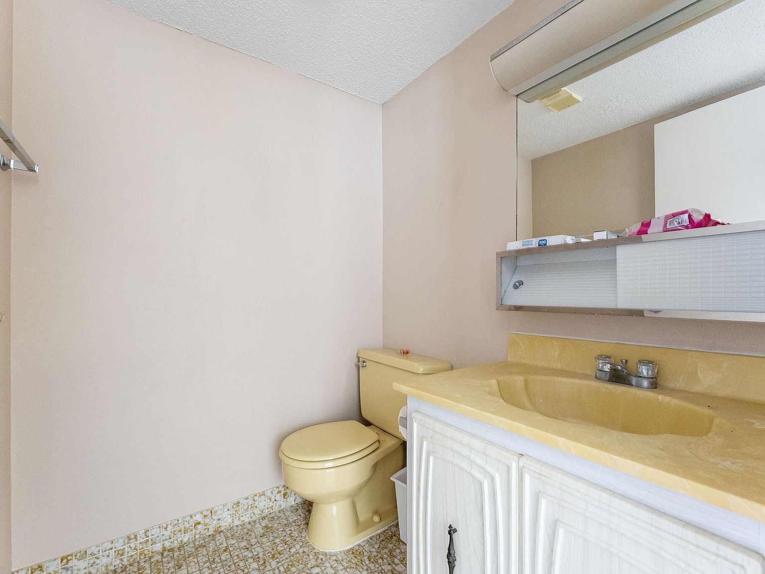 750 Lori Dr APT 232 Palm Springs, FL 33461 - Thumbnail 4