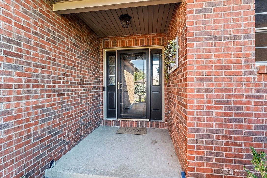 680 Loxley Ln Troy, OH 45373 - Thumbnail 4