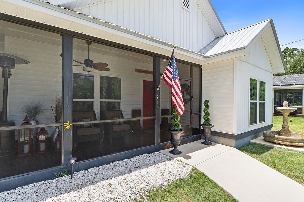 242 15th St Apalachicola, FL 32320 - Thumbnail 4