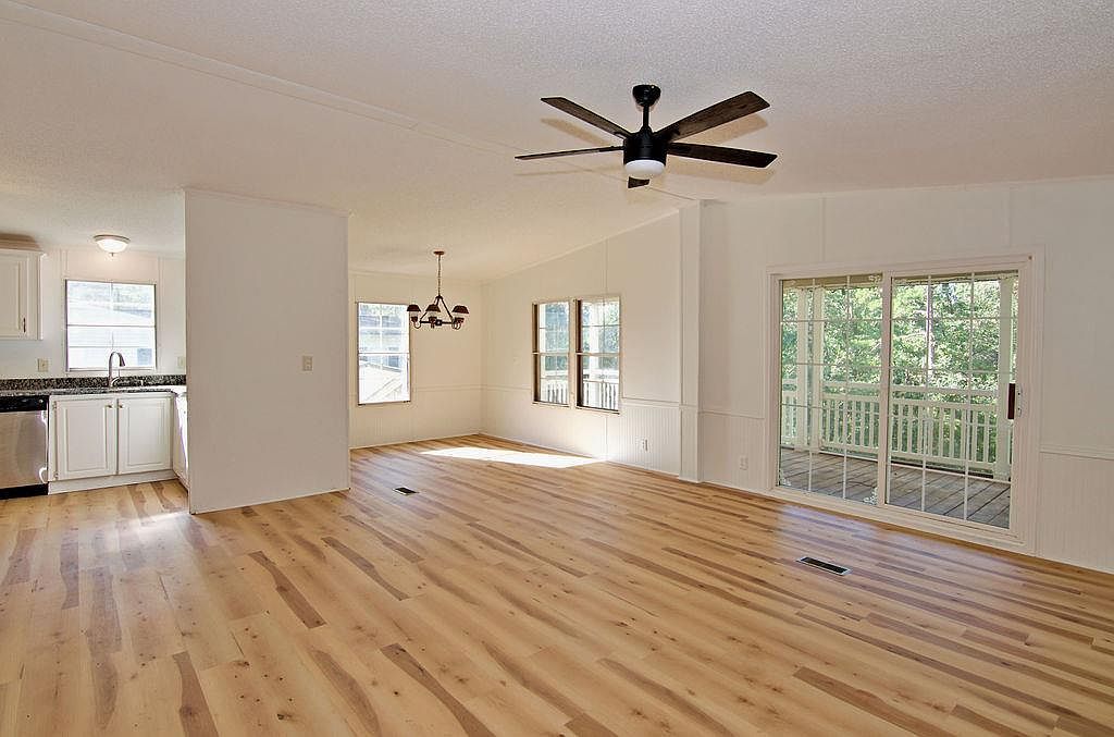 429 Hattons Ford Rd Townville, SC 29689 - Thumbnail 4