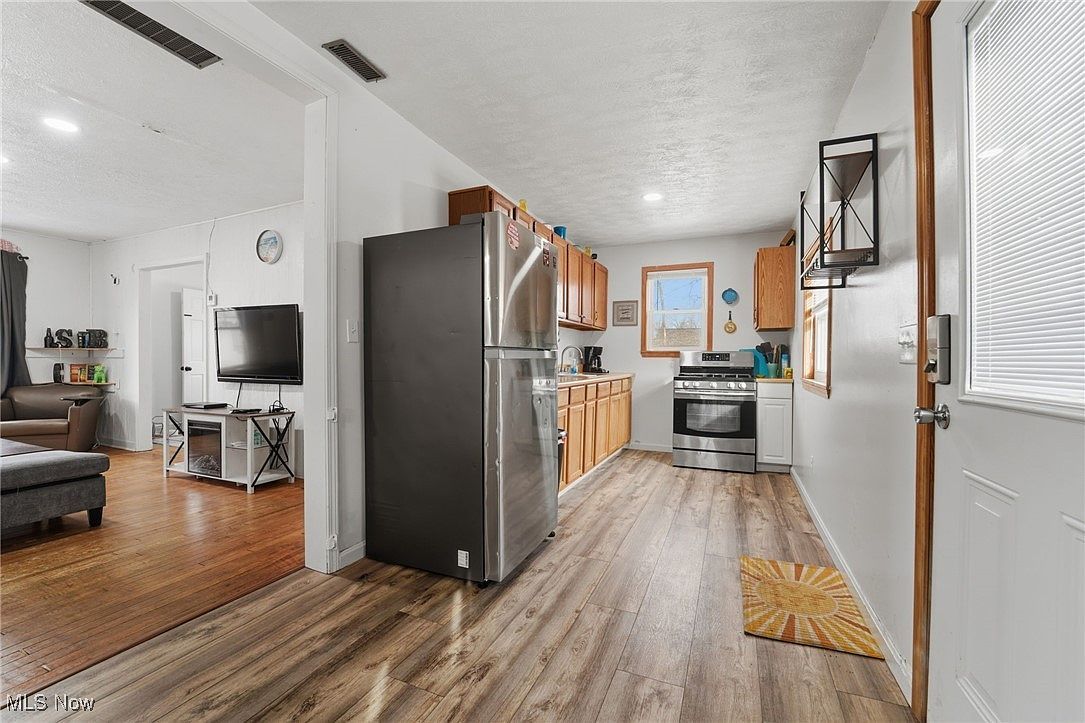 4877 Francis Dr Geneva, OH 44041 - Thumbnail 4