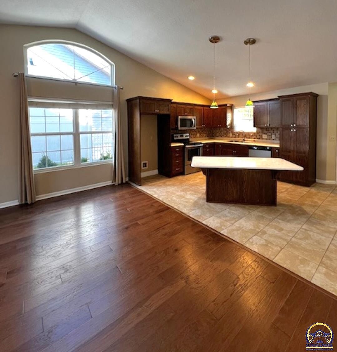 5514 SW Cantabella St Topeka, KS 66614 - Thumbnail 4