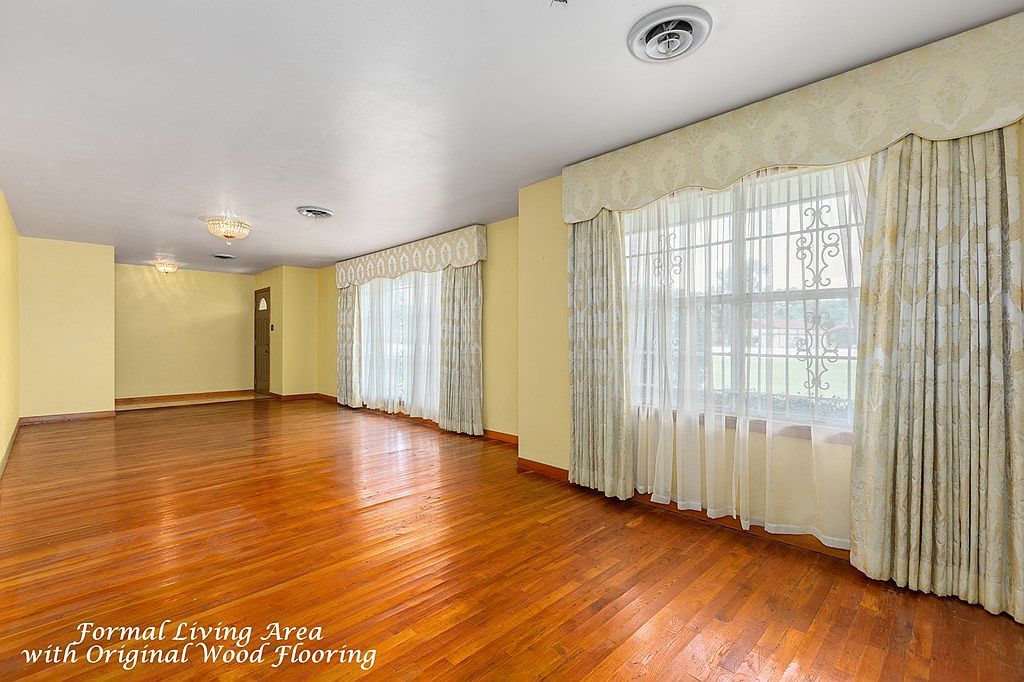 140 E Gibson St Jasper, TX 75951 - Thumbnail 4