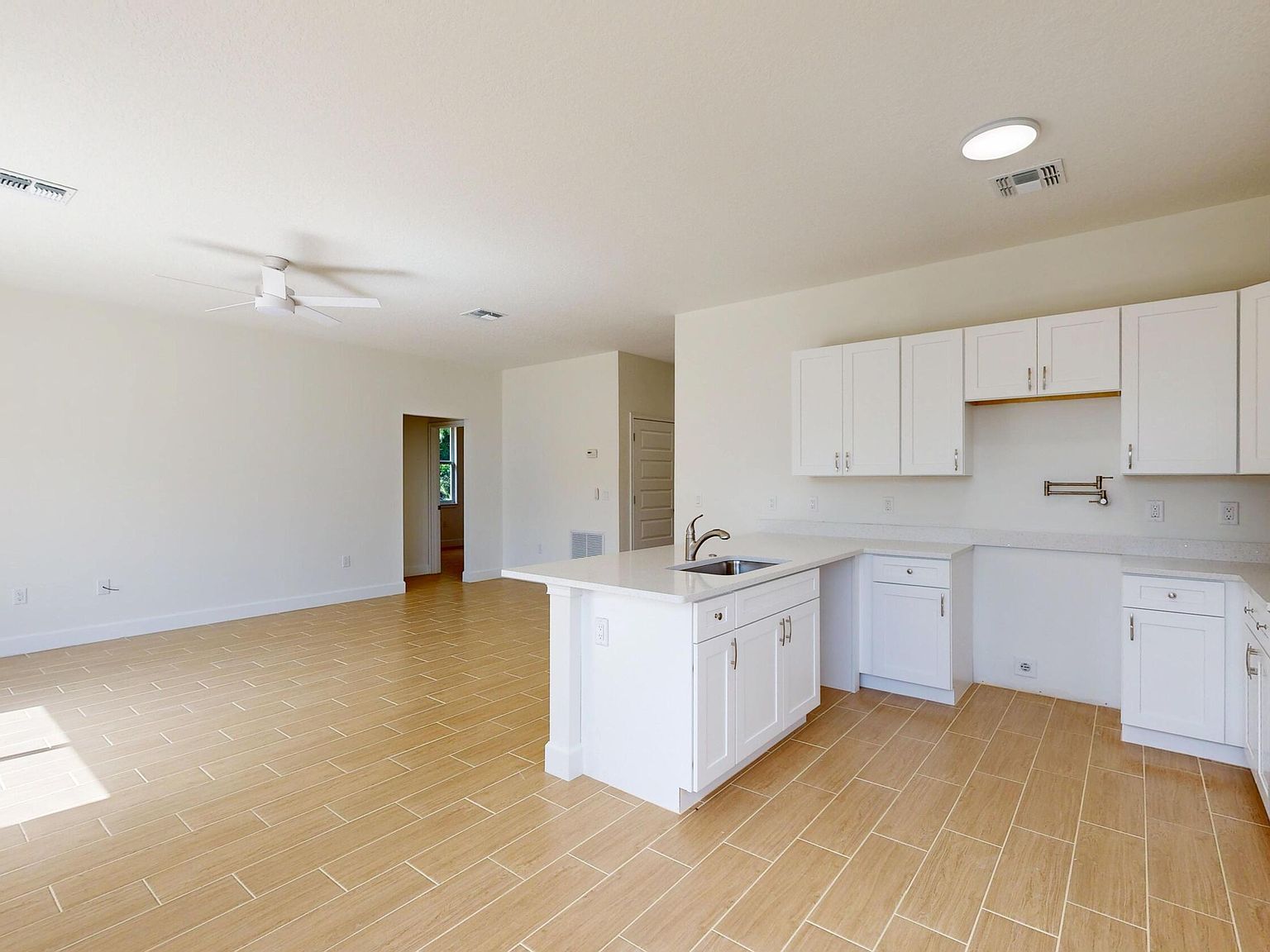 8526 102nd Ct Vero Beach, FL 32967 - Thumbnail 4