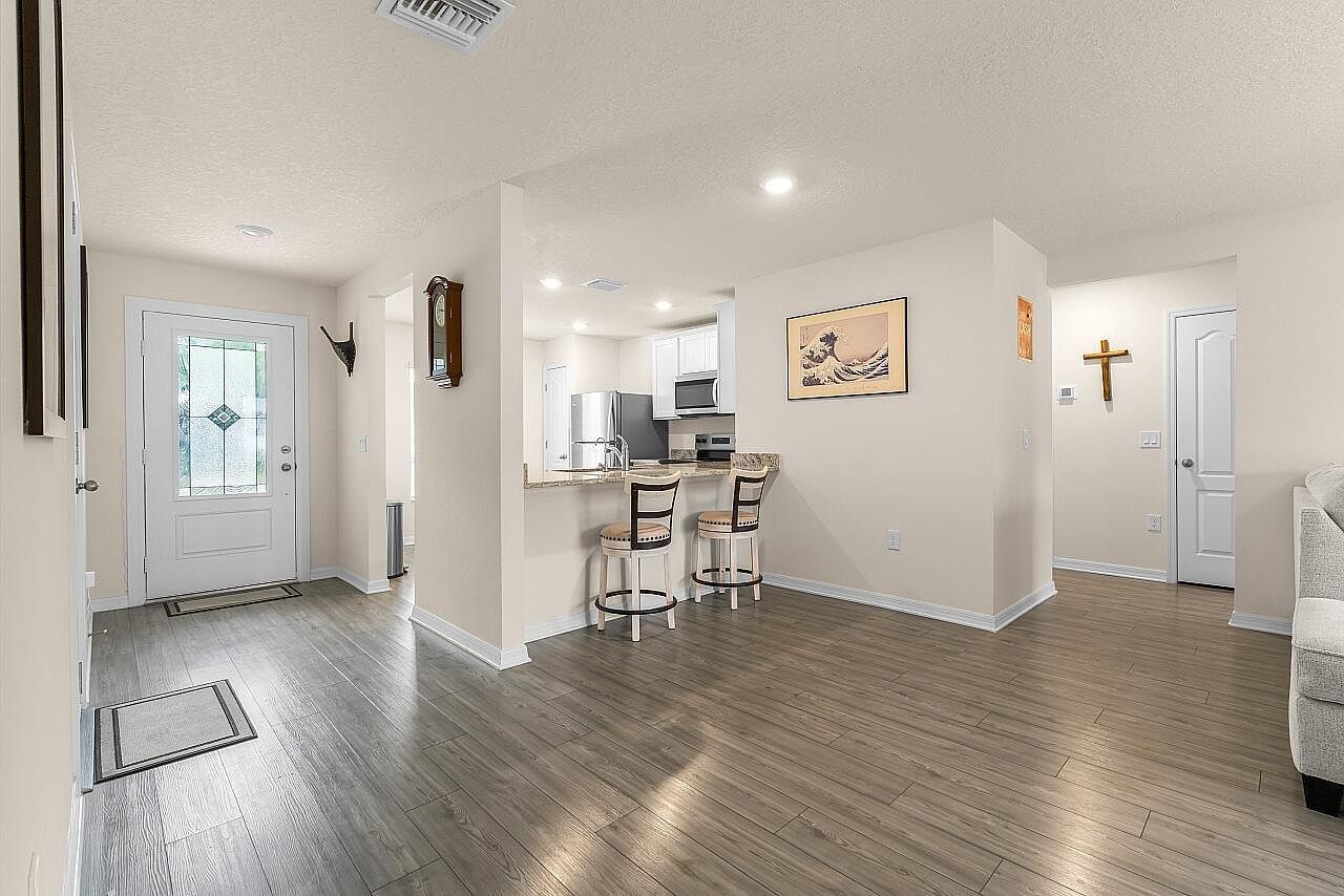 8275 105th Ct Vero Beach, FL 32967 - Thumbnail 4