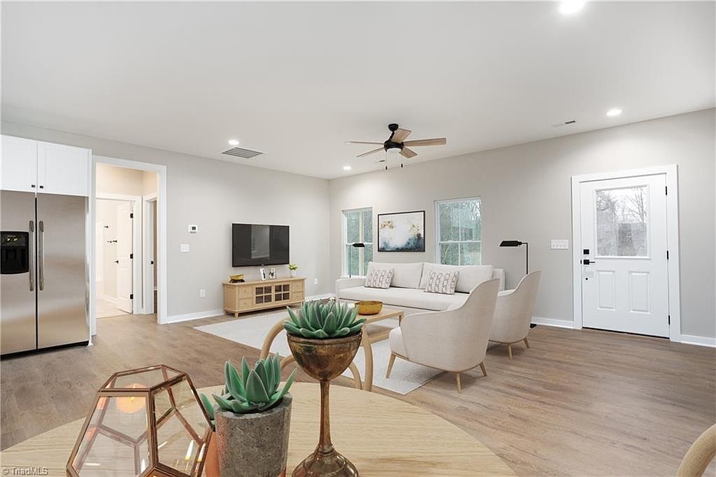 4505 Alamance Baptist Church Loop Burlington, NC 27215 - Thumbnail 4