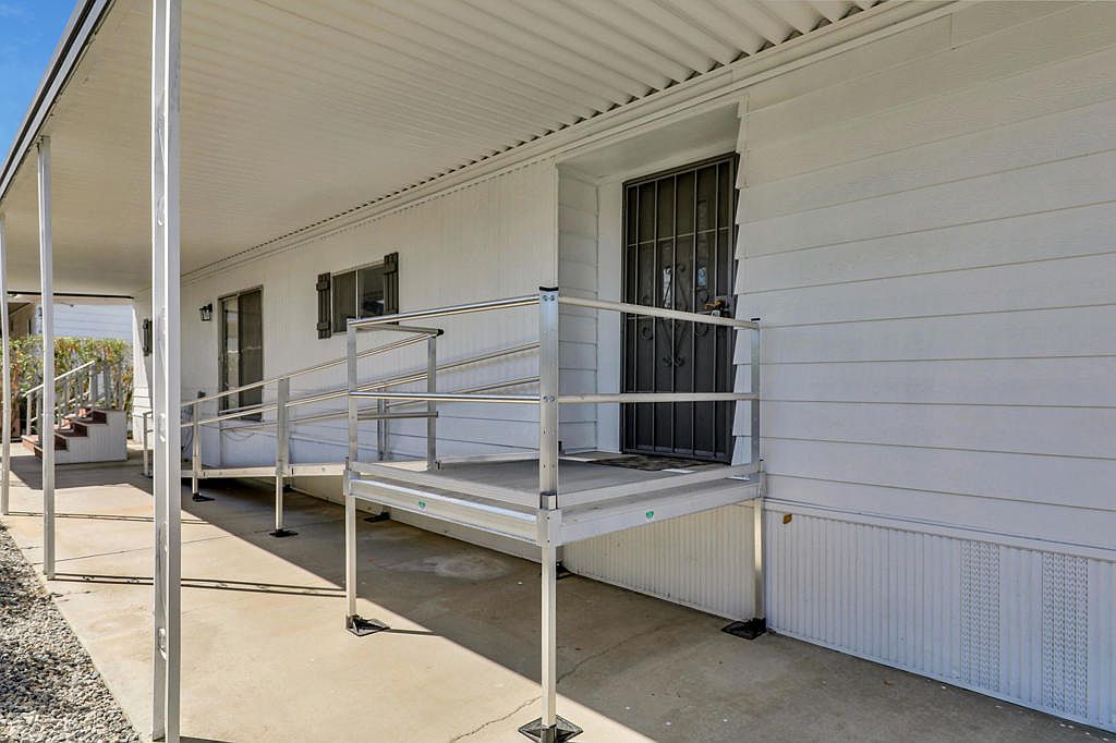 392 Standing Bear Cathedral City, CA 92234 - Thumbnail 4