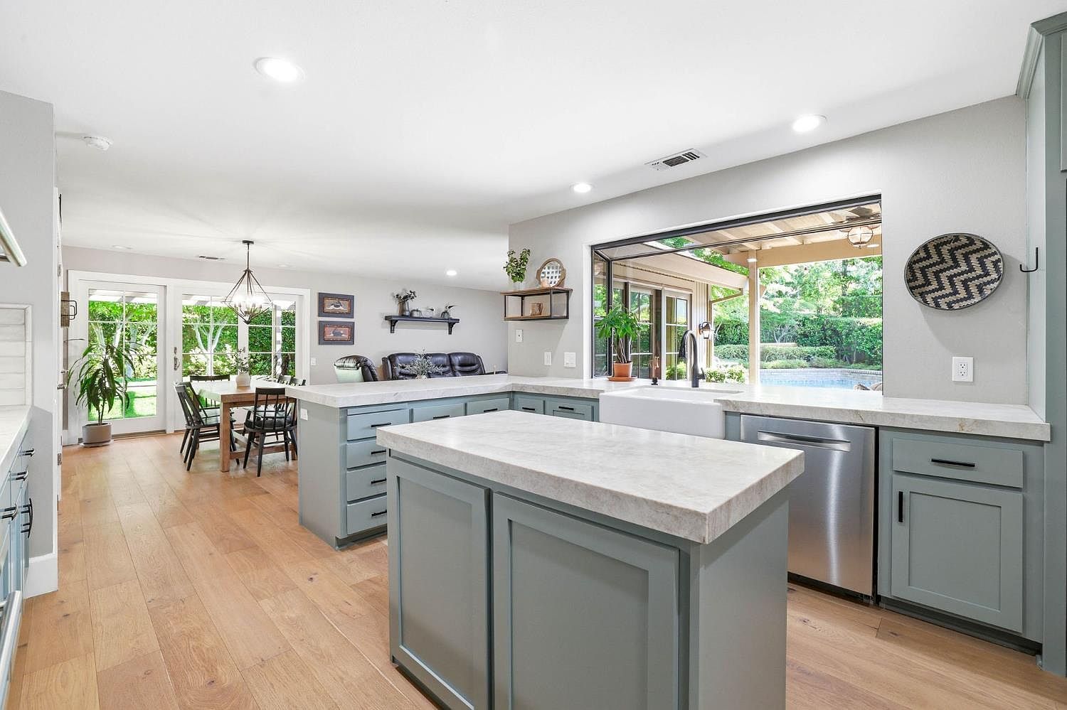 1911 Black Slate Ct Gold River, CA 95670 - Thumbnail 4