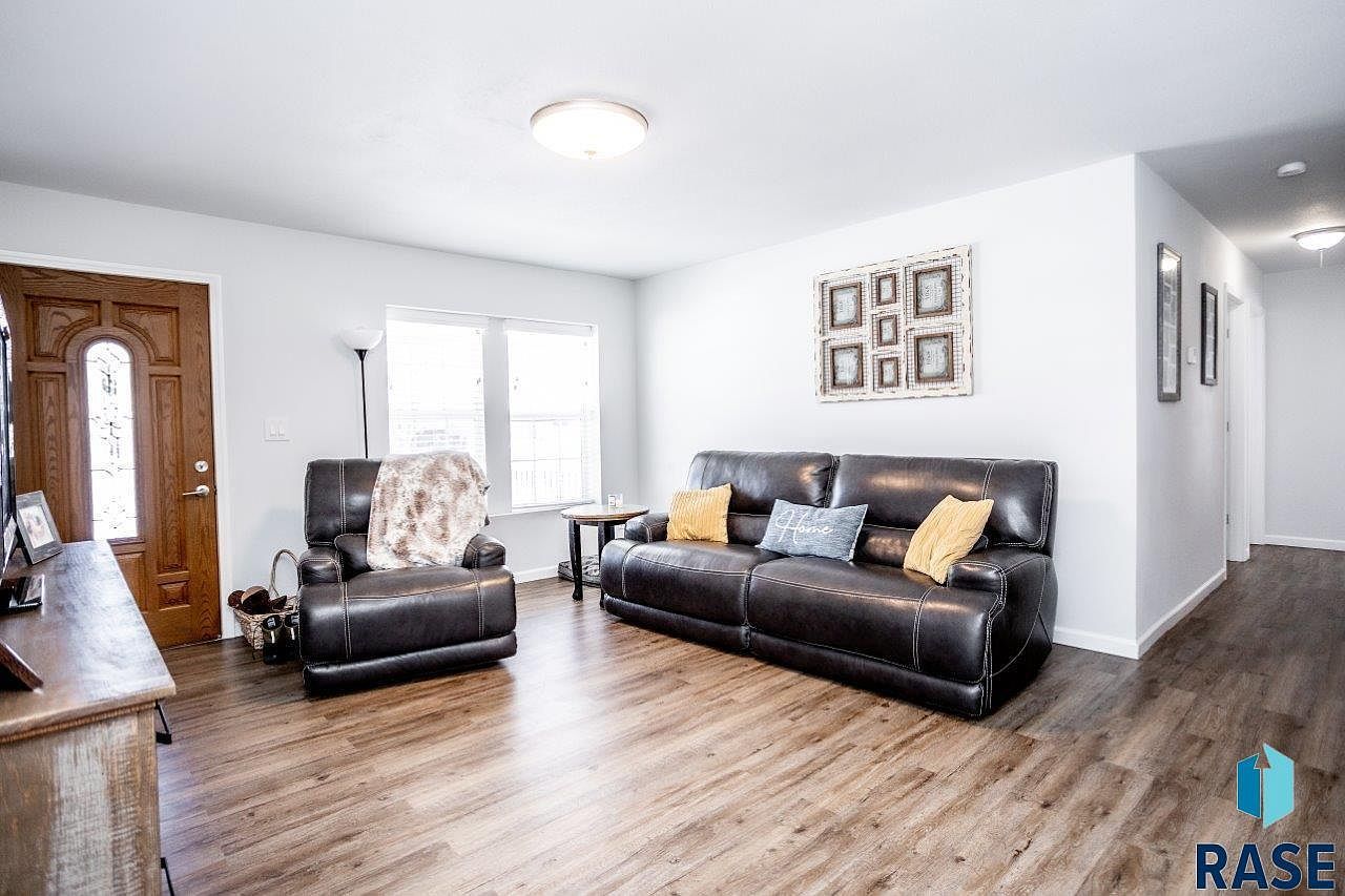 3601 S Holbrook Ave Sioux Falls, SD 57106 - Thumbnail 4