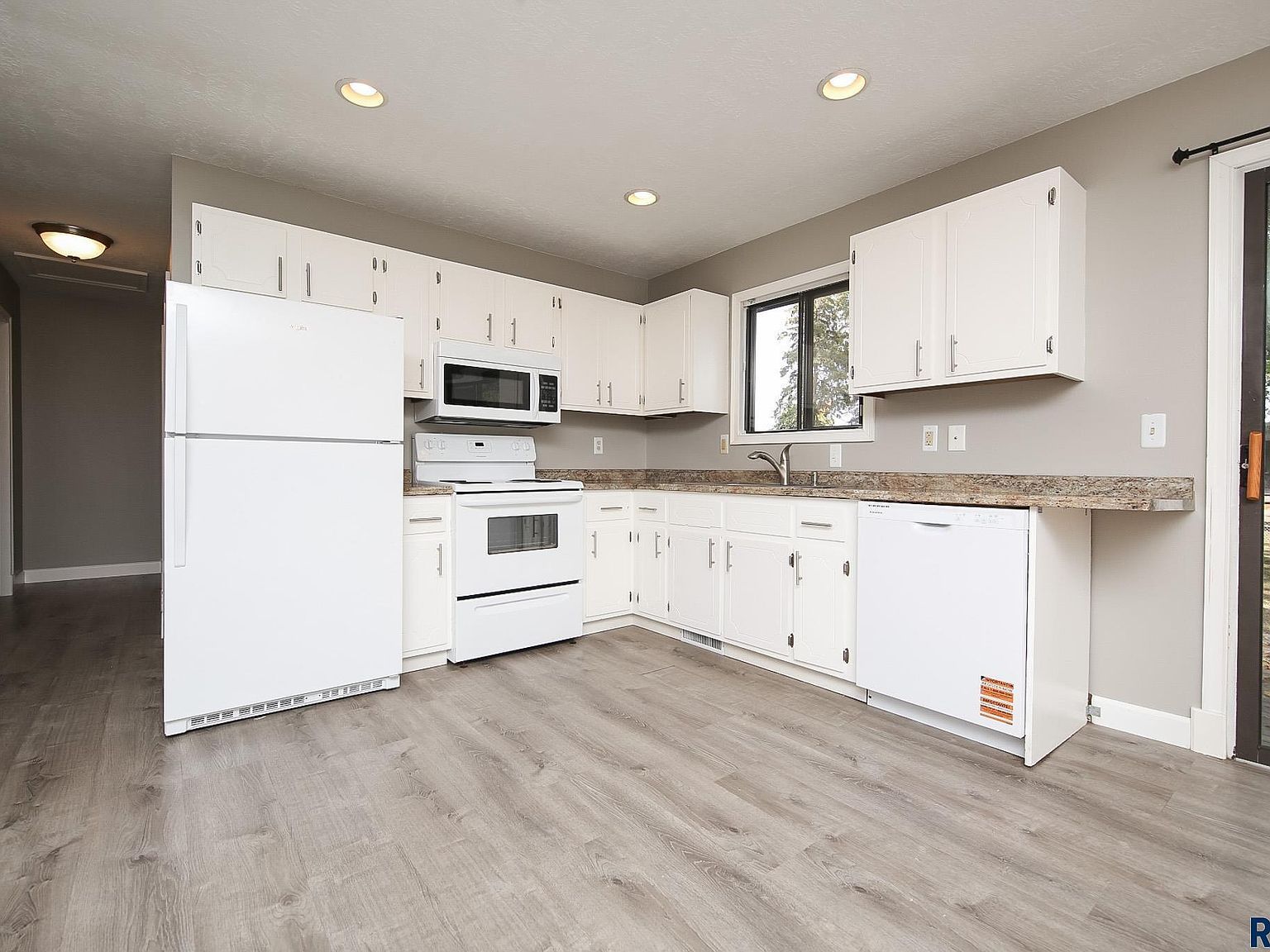 (undisclosed Address) Sioux Falls, SD 57103 - Thumbnail 4