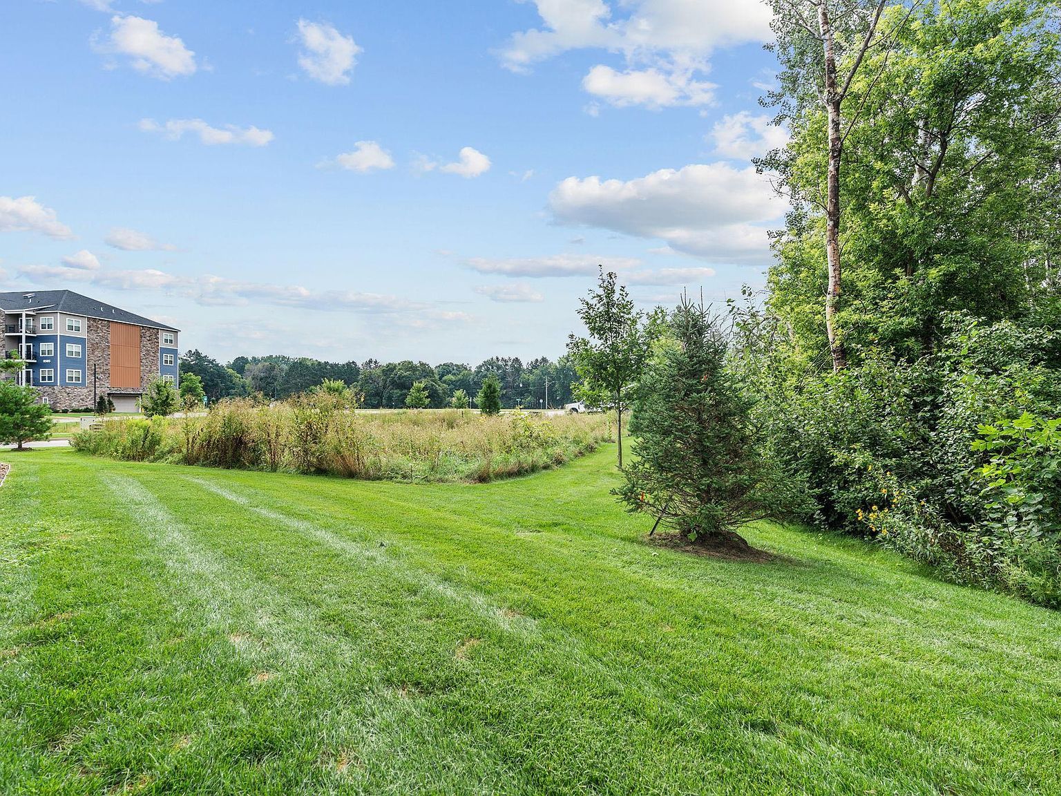 8612 Kenyon Ct NE #B Blaine, MN 55434 - Thumbnail 4