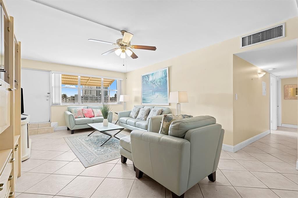 111 Golden Isles Dr APT B2 Hallandale Beach, FL 33009 - Thumbnail 4