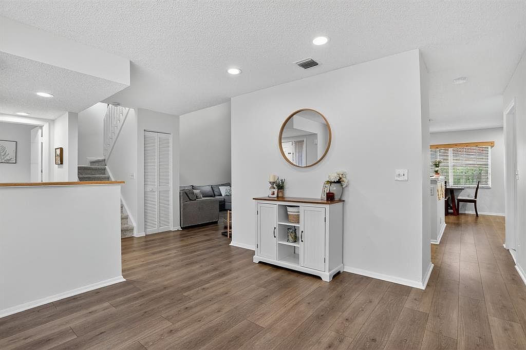 11461 Lakeview Dr #8 Pompano Beach, FL 33071 - Thumbnail 4