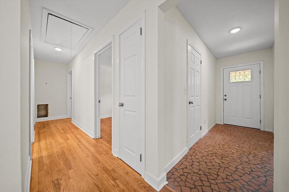 206 Lions Club Rd Greenville, SC 29617 - Thumbnail 4