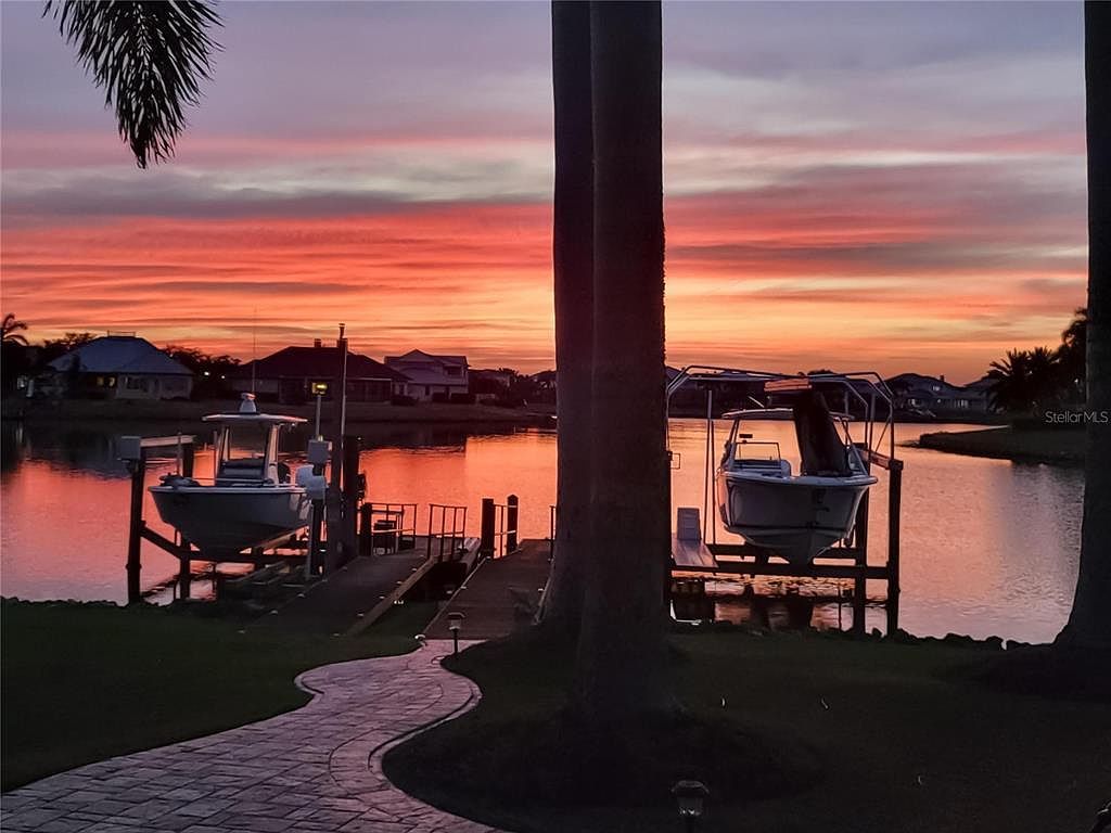 5406 Merritt Island Dr Apollo Beach, FL 33572 - Thumbnail 4