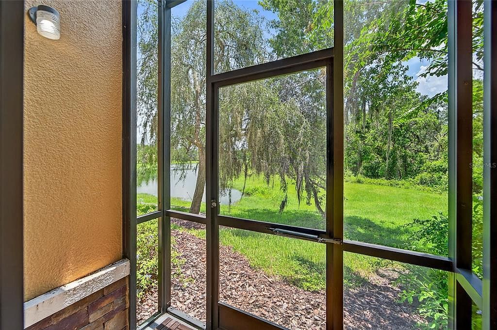 16431 Kingletridge Ave Lithia, FL 33547 - Thumbnail 4