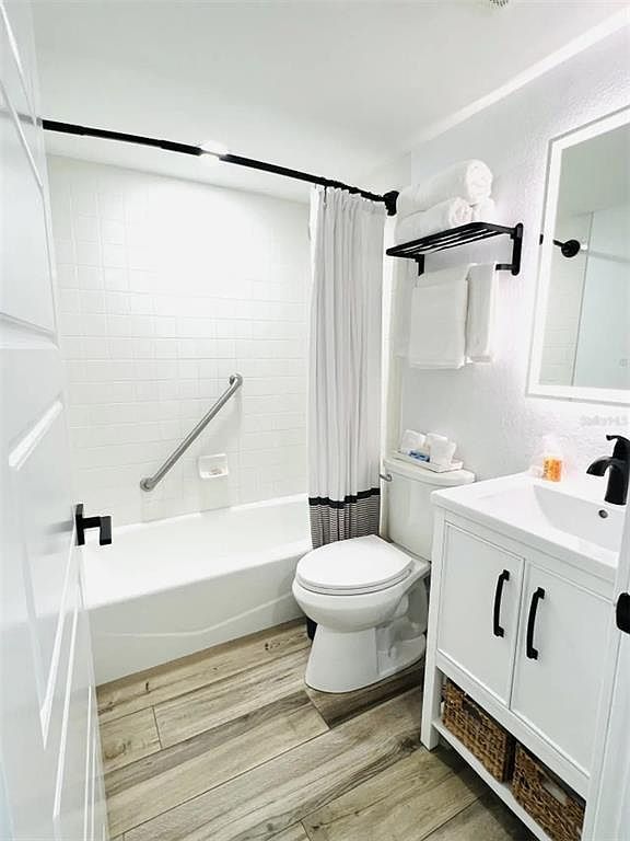 611 Destiny Dr #215 Ruskin, FL 33570 - Thumbnail 4