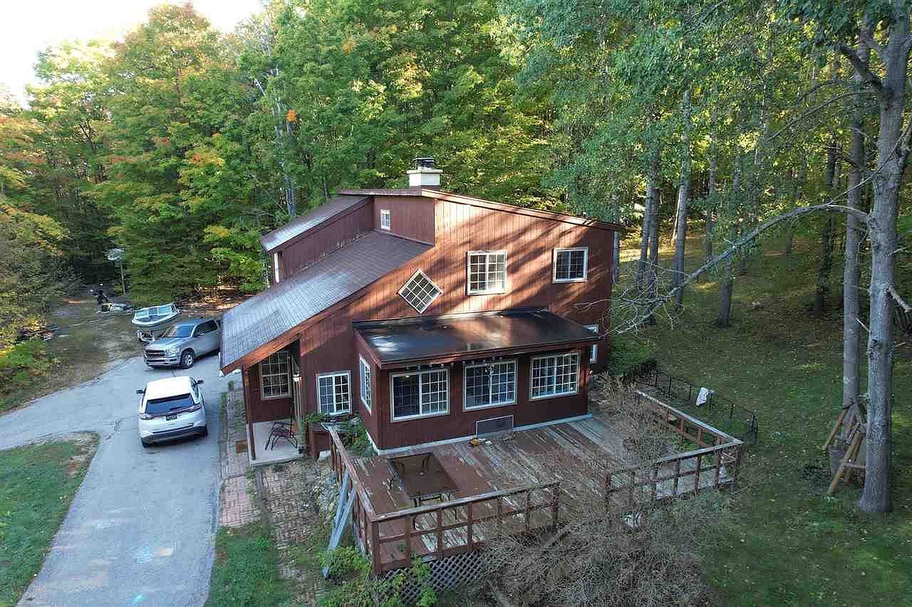 2316 Pleasant Valley Rd Boyne City, MI 49712 - Thumbnail 4