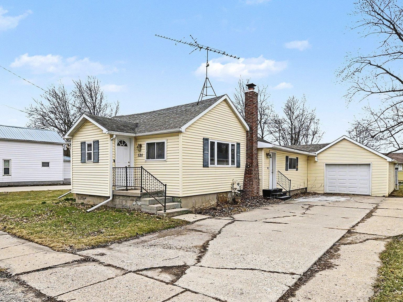 528 S Main St Fowler, MI 48835 - Thumbnail 4