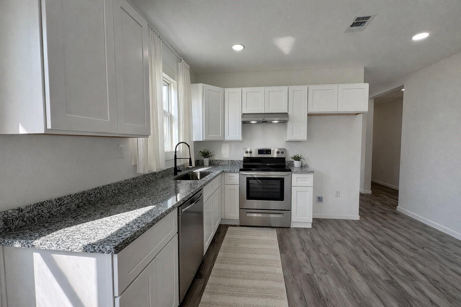 301 E 3rd St Sweeny, TX 77480 - Thumbnail 4