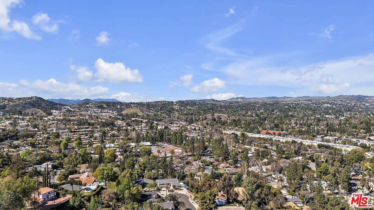 22736 Cavalier St Woodland Hills, CA 91364 - Thumbnail 4