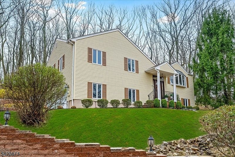 24 Lord William Penn Dr Morristown, NJ 07960 - Thumbnail 4