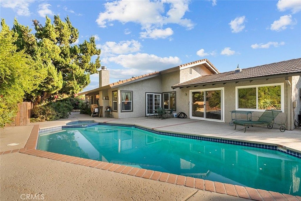 15574 Sorbonne St Sylmar, CA 91342 - Thumbnail 4