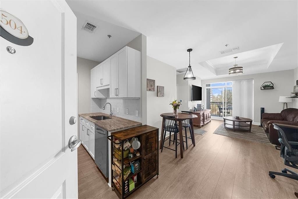 325 E Paces Ferry Rd NE APT 504 Atlanta, GA 30305 - Thumbnail 4