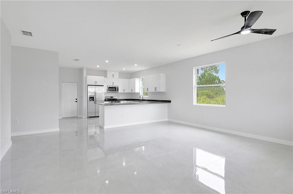 1072 Norton Ave S Lehigh Acres, FL 33974 - Thumbnail 4