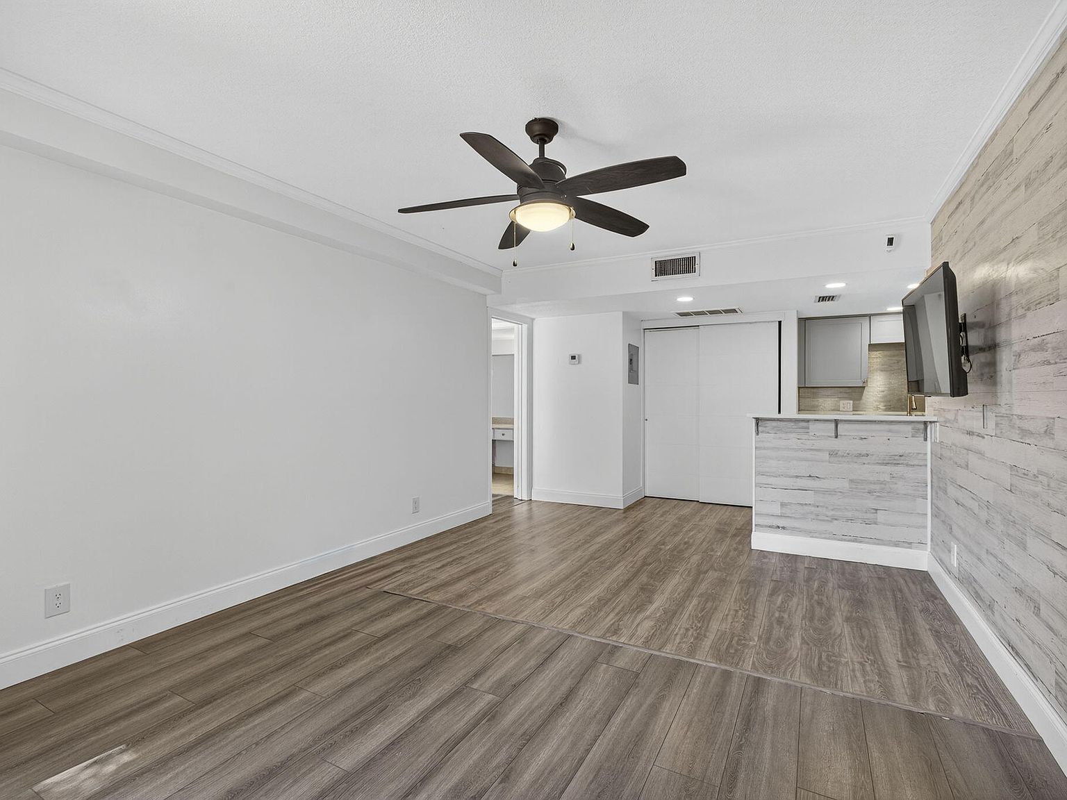 612 Executive Center Dr #3107 West Palm Beach, FL 33401 - Thumbnail 4