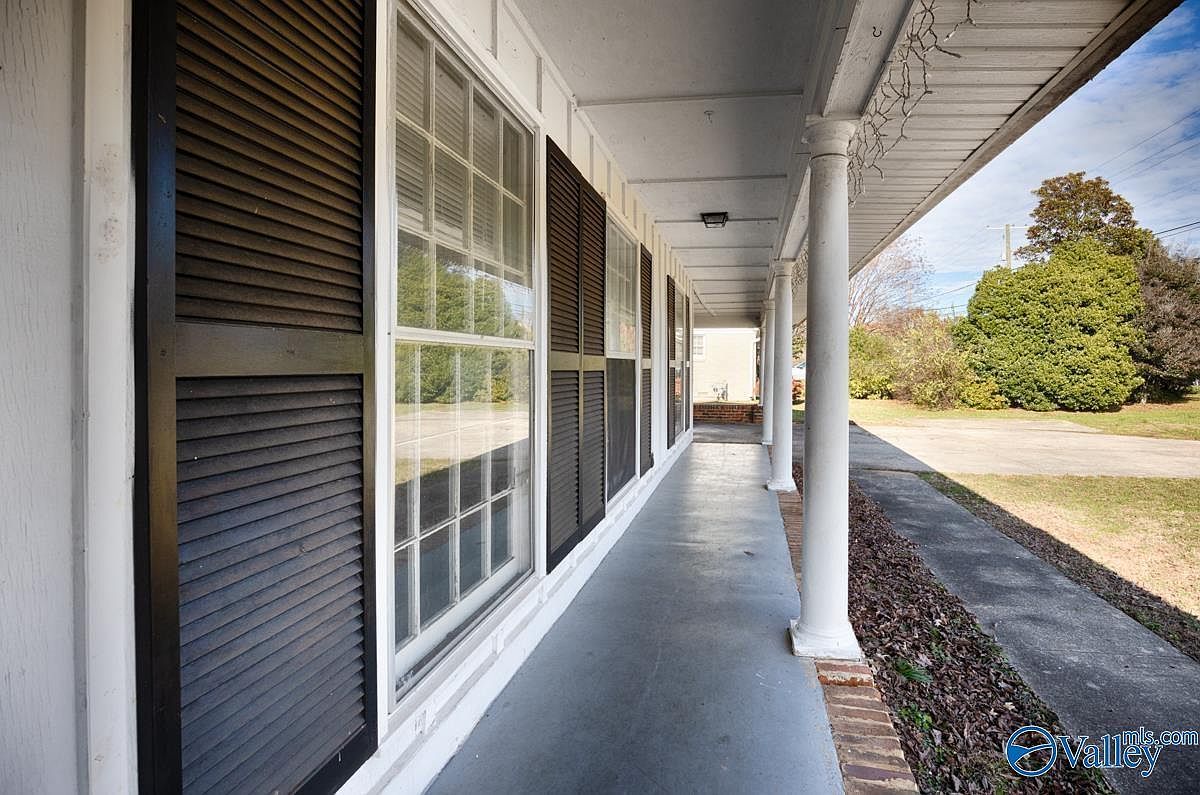 3306 Whitesburg Dr SW Huntsville, AL 35802 - Thumbnail 4