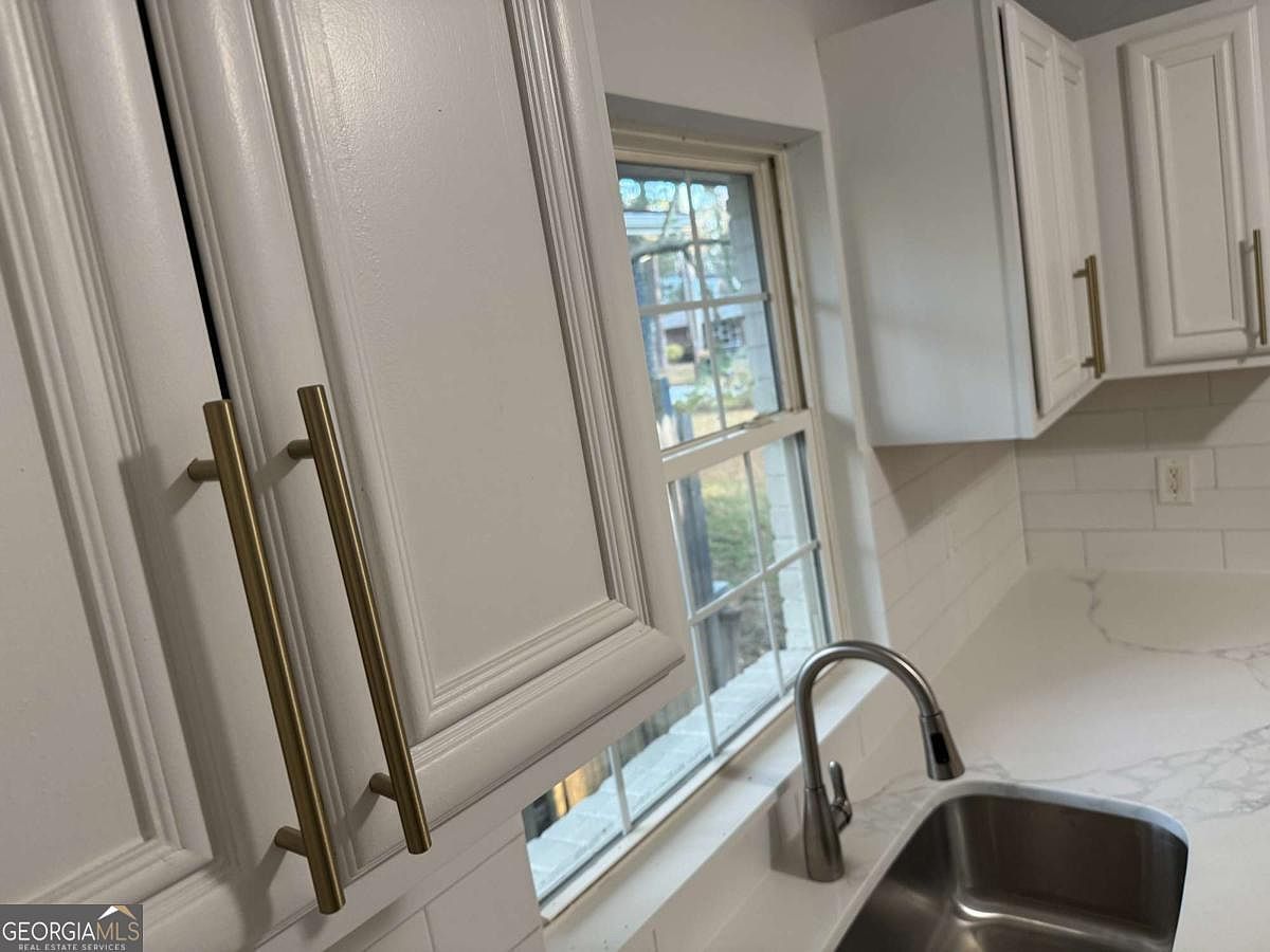 3340 Pinehill Dr Decatur, GA 30032 - Thumbnail 4