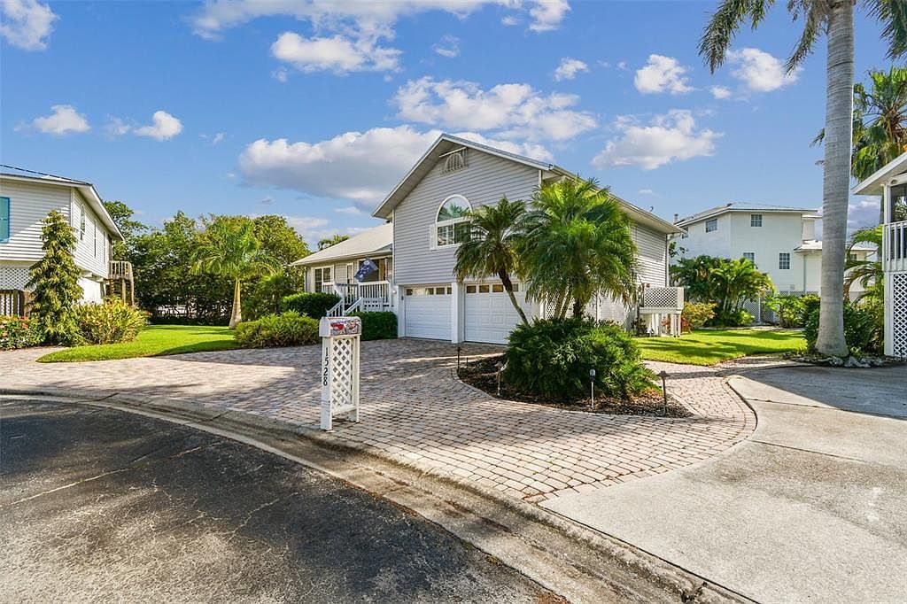 1528 43rd Avenue Dr W Palmetto, FL 34221 - Thumbnail 4