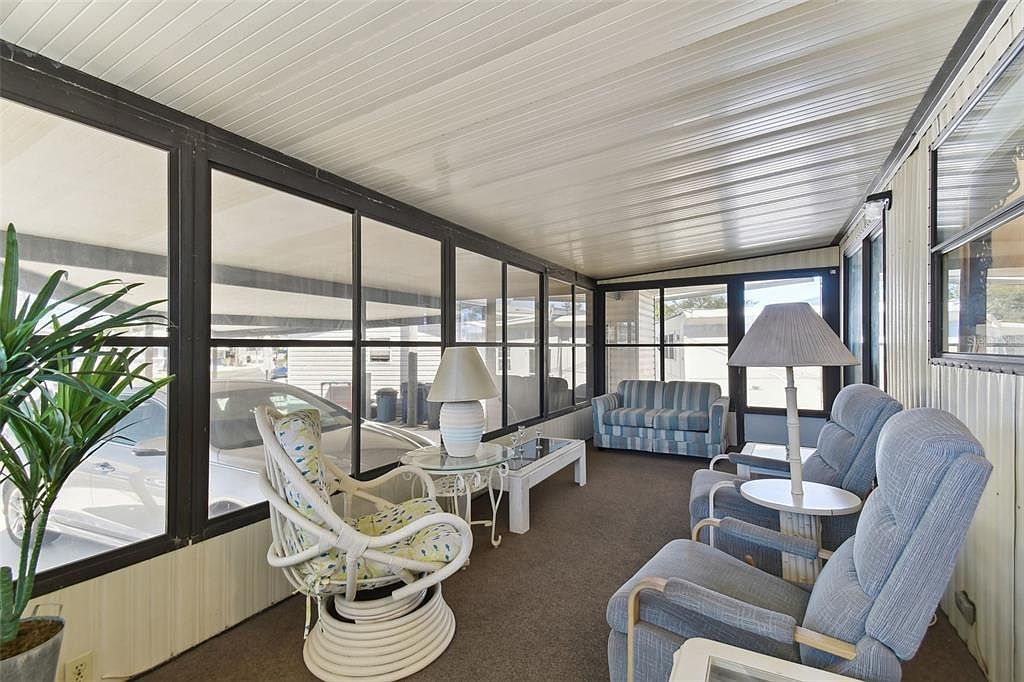 113 Southwinds Dr Sarasota, FL 34231 - Thumbnail 4