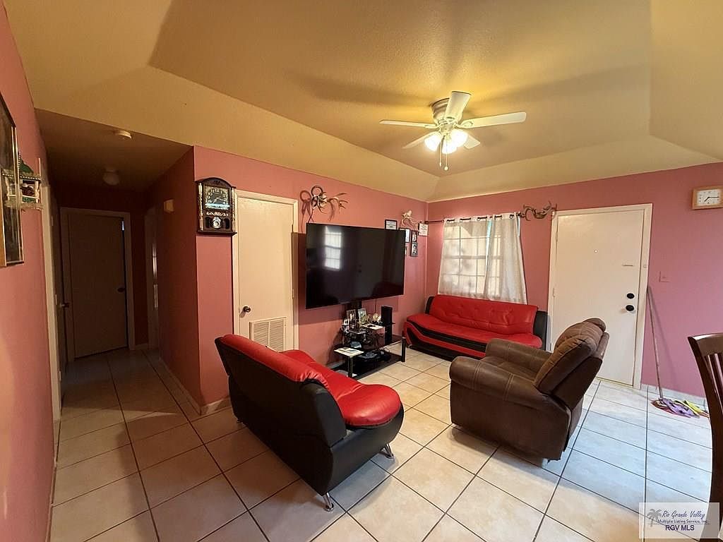 507 Legion Trl Los Fresnos, TX 78566 - Thumbnail 4