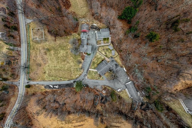 240 Longhouse Dr W Hewitt, NJ 07421 - Thumbnail 4