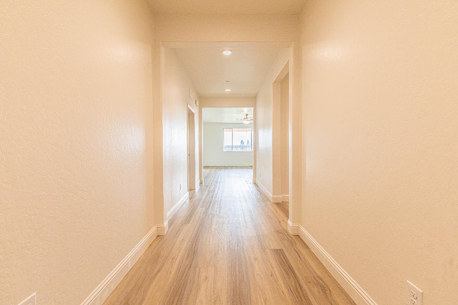 782 Skansen St Kingsburg, CA 93631 - Thumbnail 4