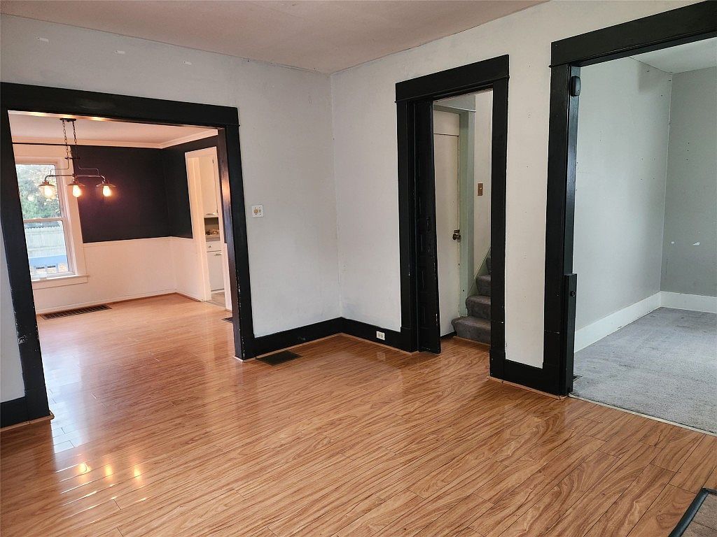 933 W 27th St Erie, PA 16508 - Thumbnail 4