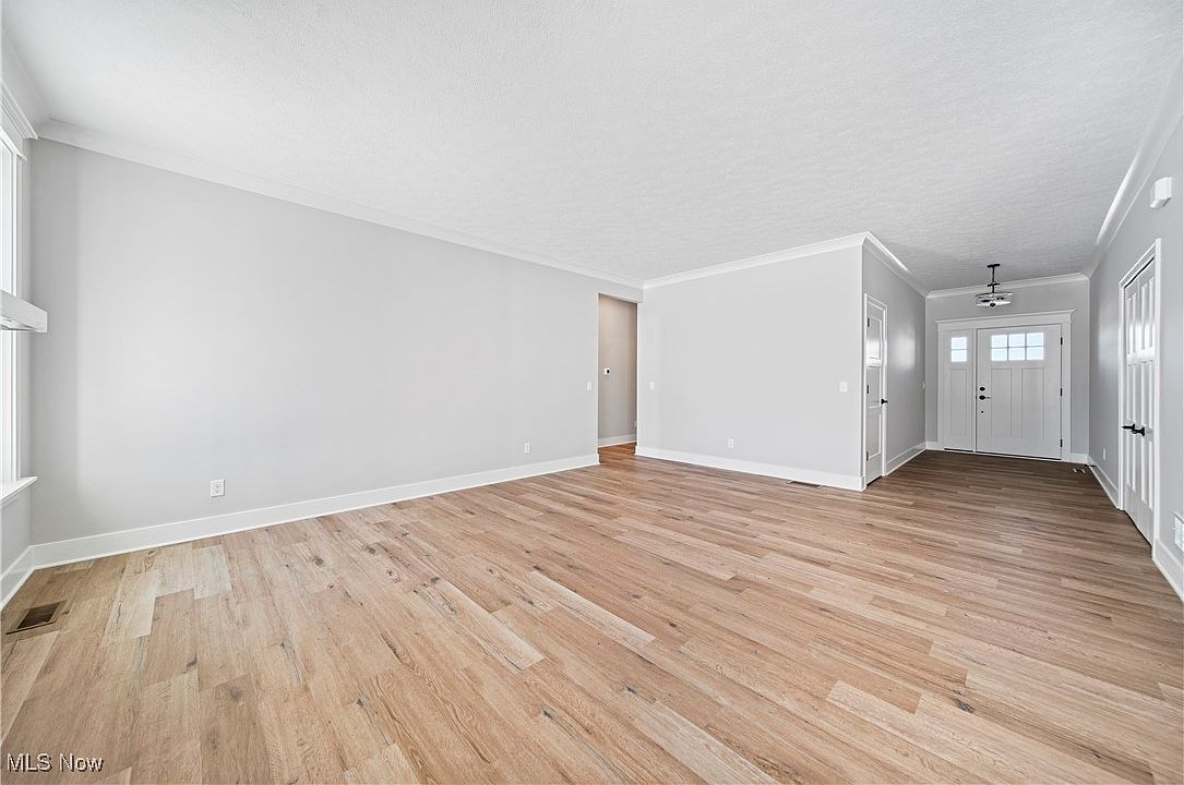 1572 Championship Cir SE Massillon, OH 44646 - Thumbnail 4