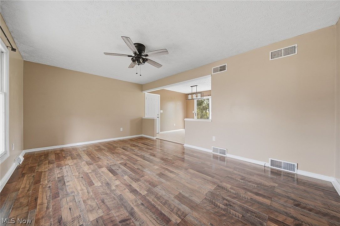 125 Springbrook Dr SE New Philadelphia, OH 44663 - Thumbnail 4