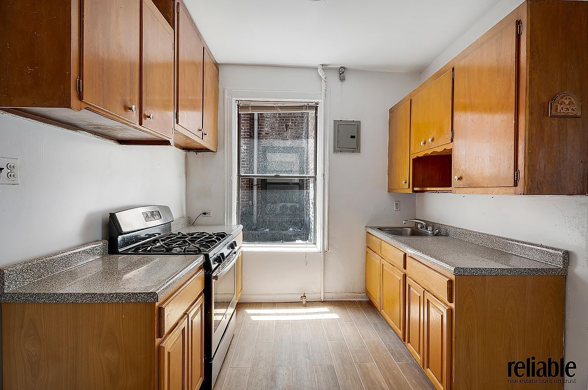 113 Brighton 11 St Brooklyn, NY 11235 - Thumbnail 4