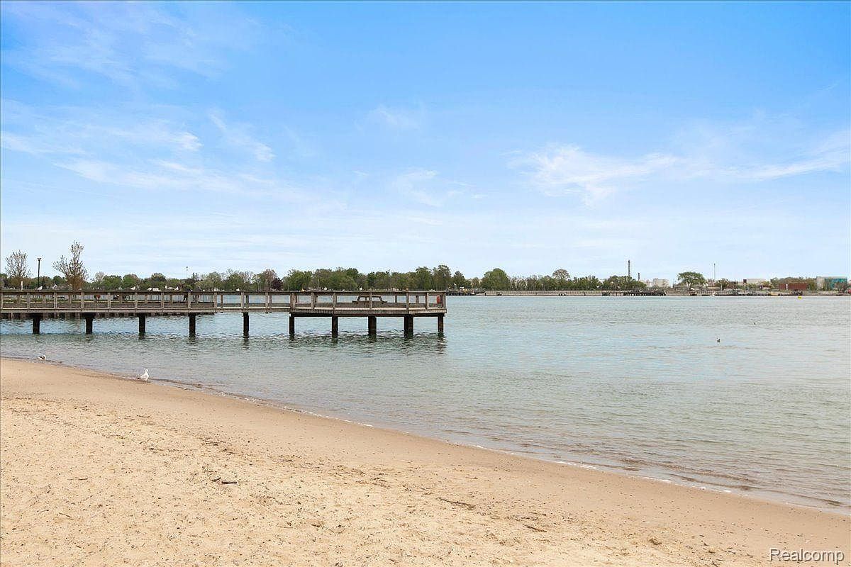 1700 River Rd APT 9 Marysville, MI 48040 - Thumbnail 4